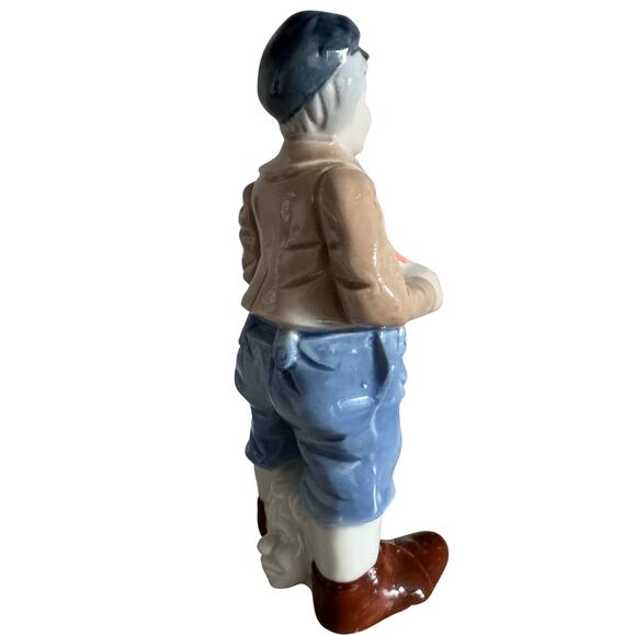 Vintage Porcelain Clown Figurine – 7” Ceramic Masked Face Circus Collectible - Picture 11 of 14